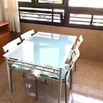 아파트 Iguazu Seaview Near Yumbo 플라야 델 잉글스